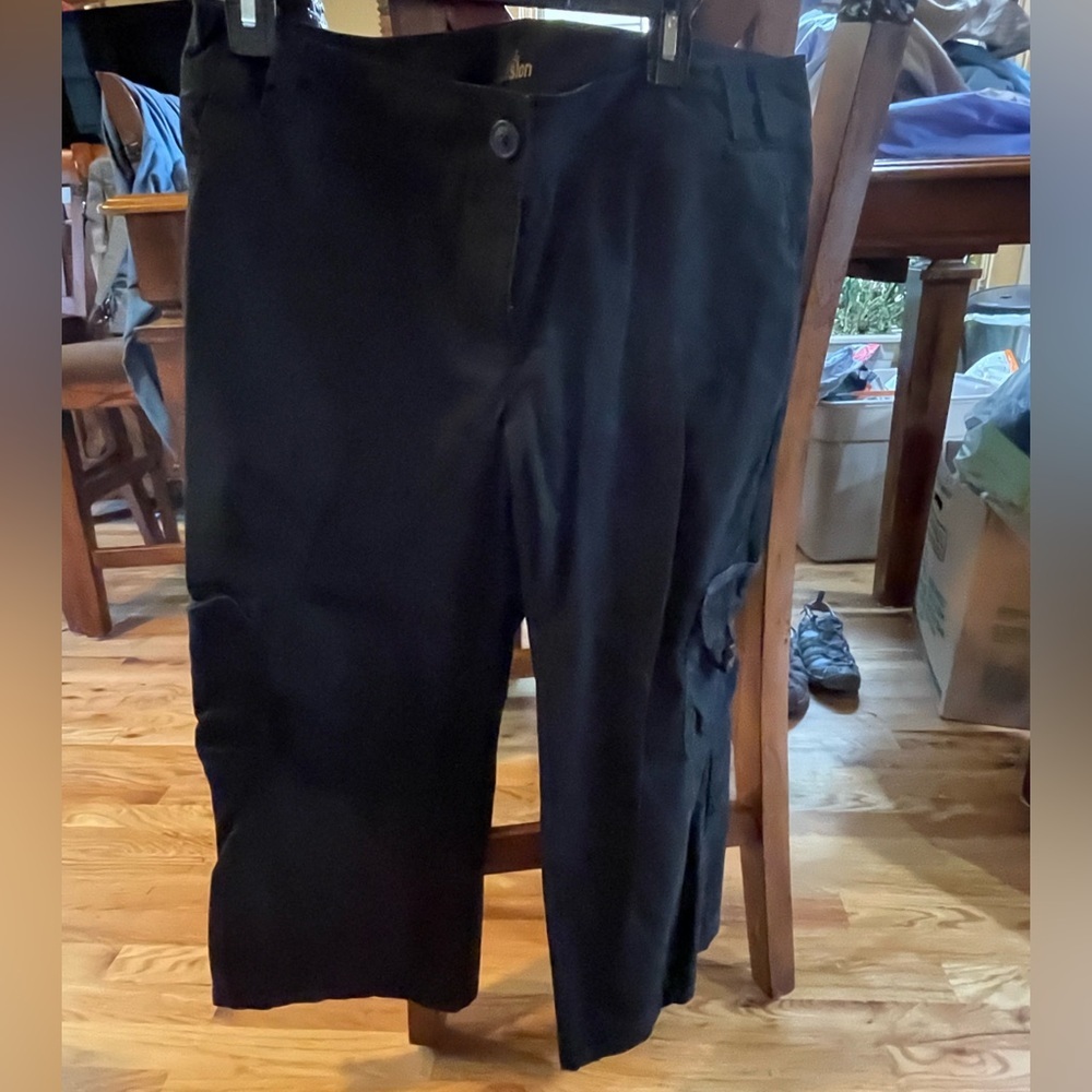 Caslon cropped cargo pants size 14